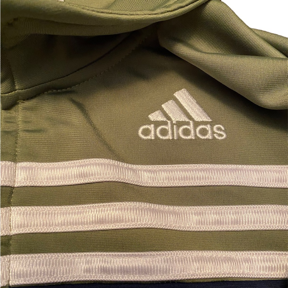Adidas lightweight boys jacket - Picture 2 of 3